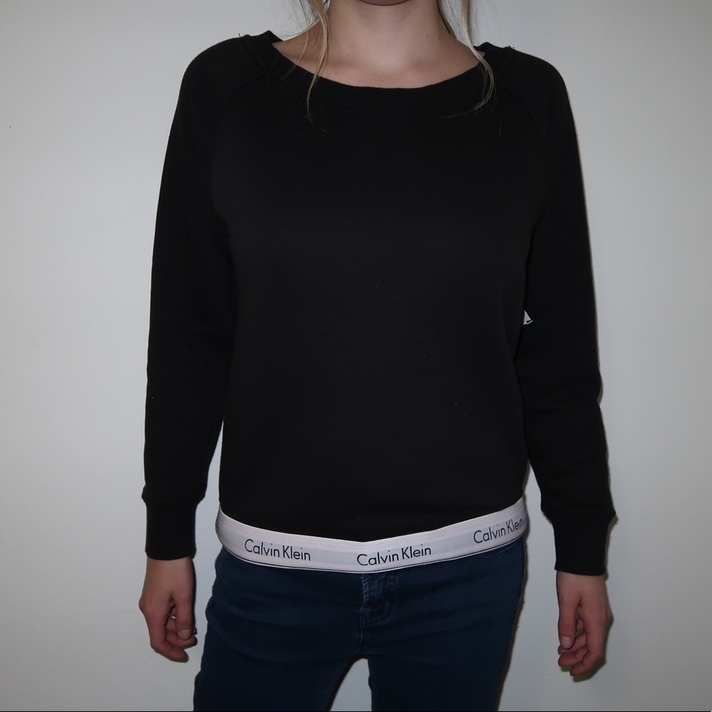 CALVIN KLEIN SWEATSHIRT NWT 🖤👣🐧🕶🐾👽